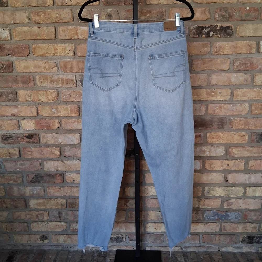 AMERICAN EAGLE CURVY MOM JEANS SIZE 8
